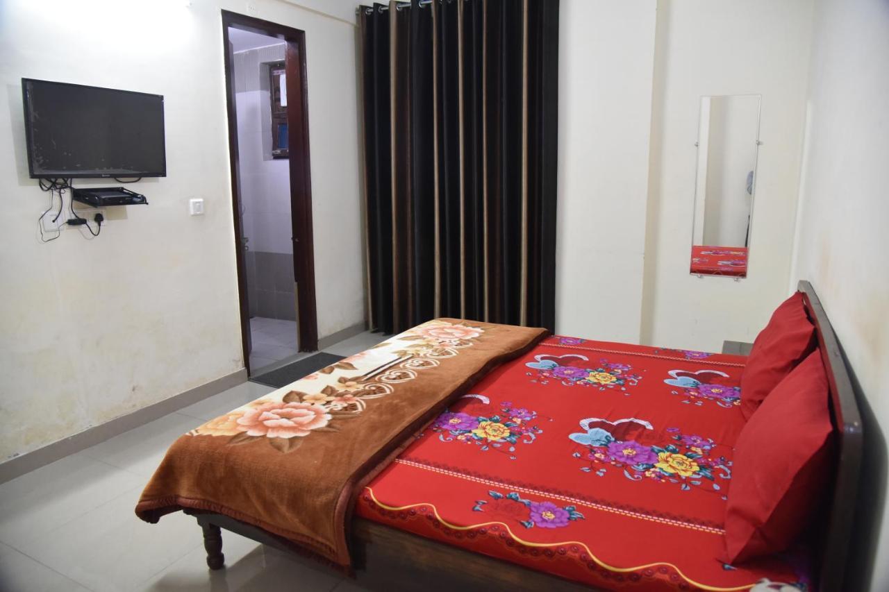Hotel Gopi Dham Haridwār Exteriér fotografie
