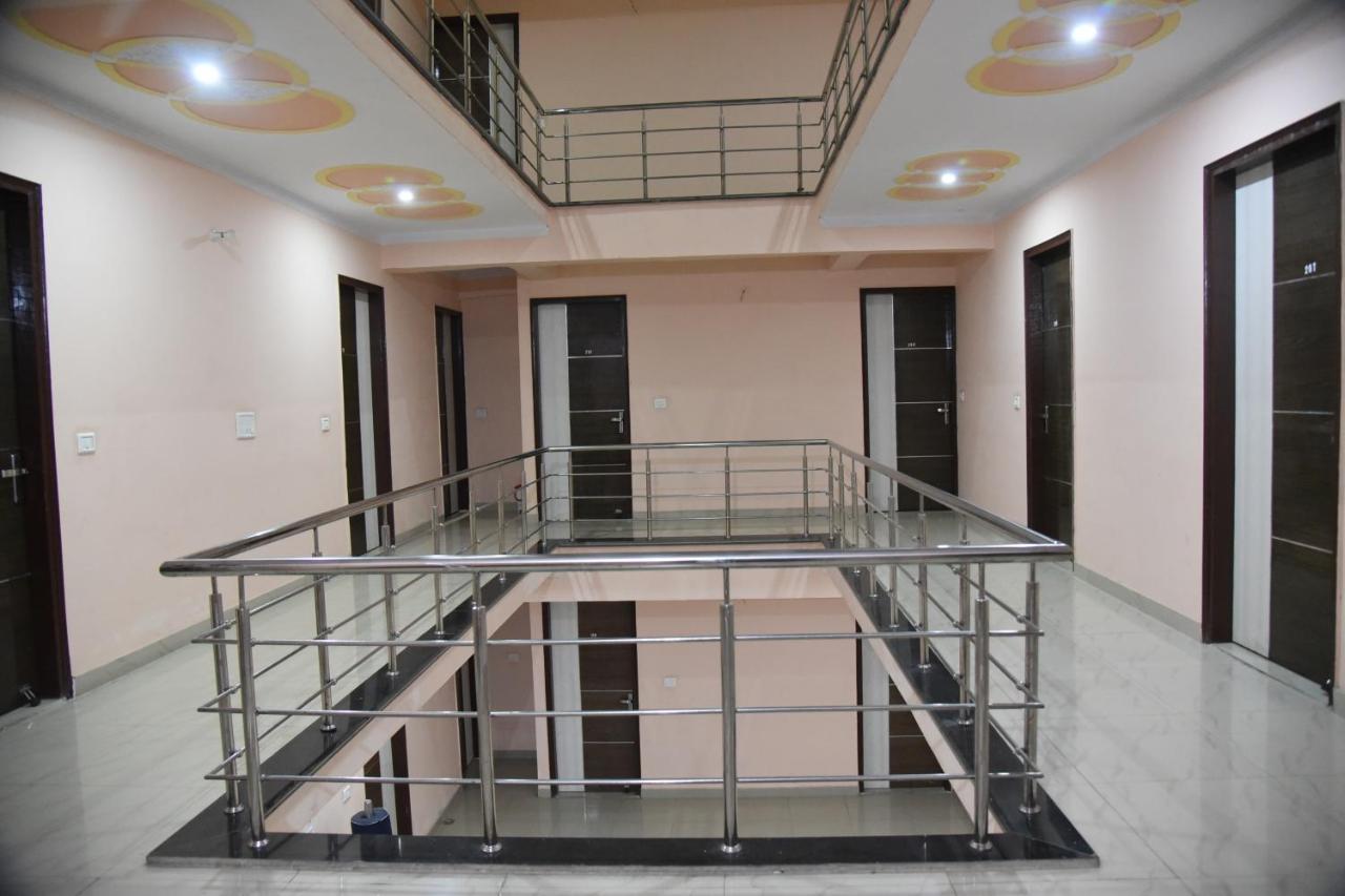 Hotel Gopi Dham Haridwār Exteriér fotografie